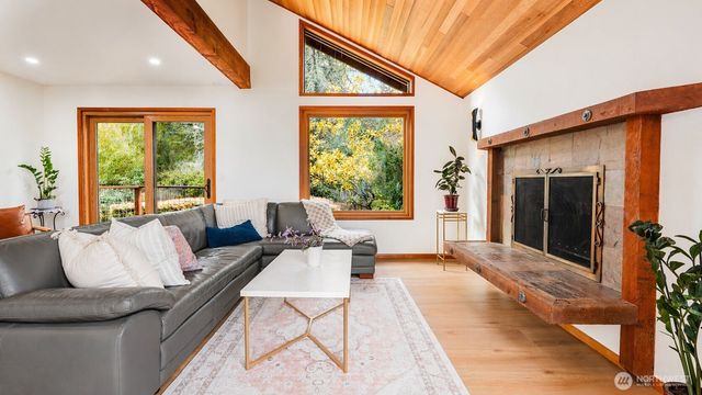 2419 Federal Avenue E, Seattle, WA 98102