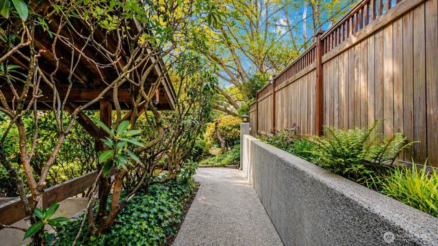 2419 Federal Avenue E, Seattle, WA 98102