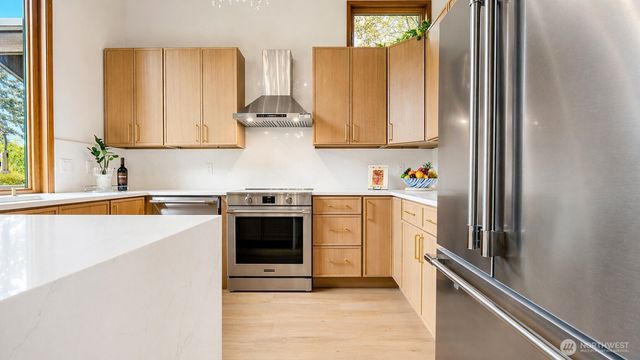 2419 Federal Avenue E, Seattle, WA 98102