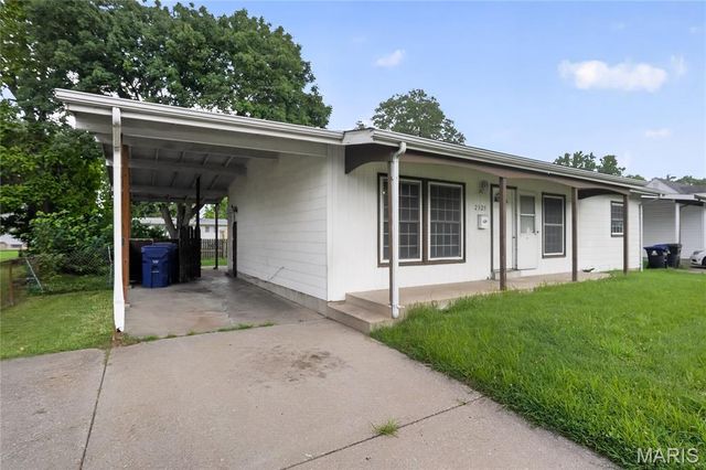 2325 Patterson Road, Florissant, MO 63031