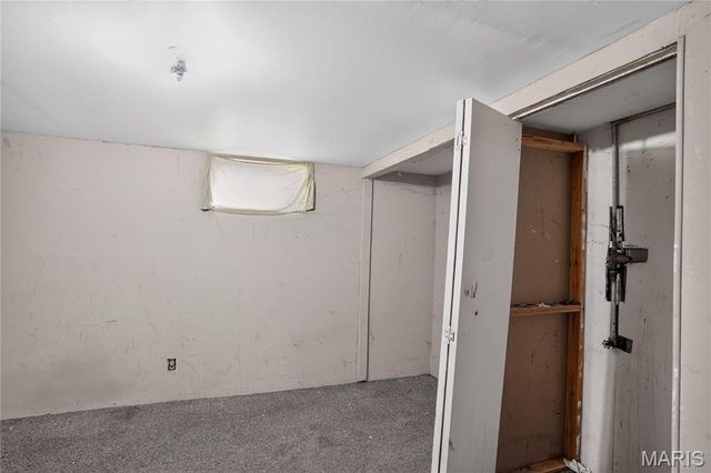 2325 Patterson Road, Florissant, MO 63031