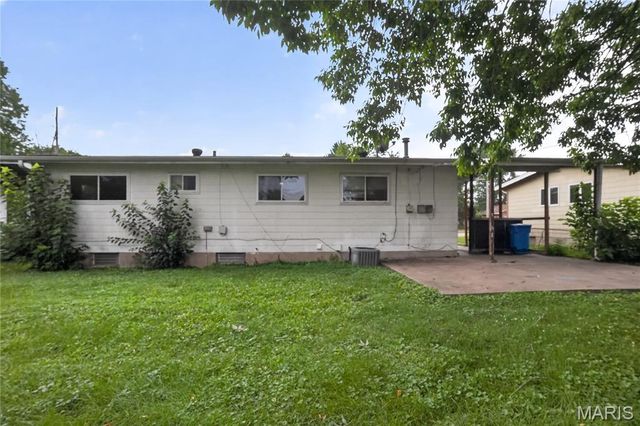 2325 Patterson Road, Florissant, MO 63031