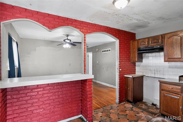 2325 Patterson Road, Florissant, MO 63031