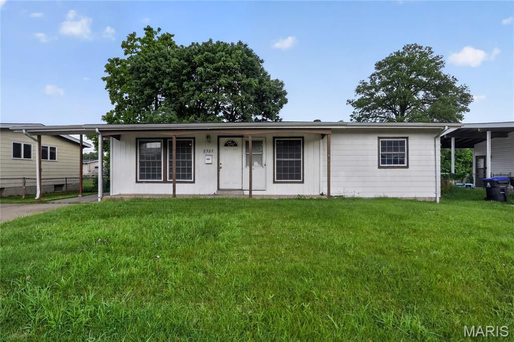 2325 Patterson Road, Florissant, MO 63031