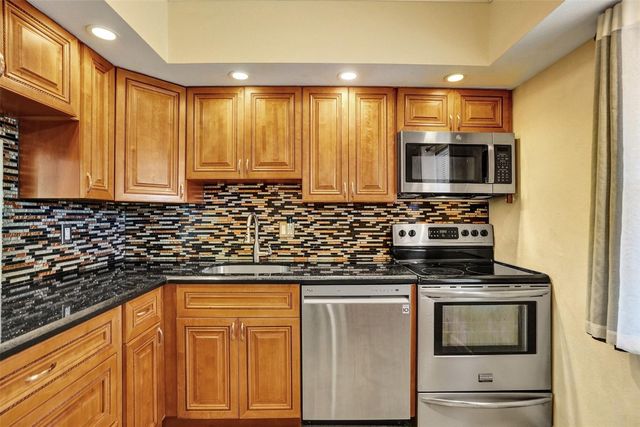 651 NW 80th Terrace 207, Margate, FL 33063