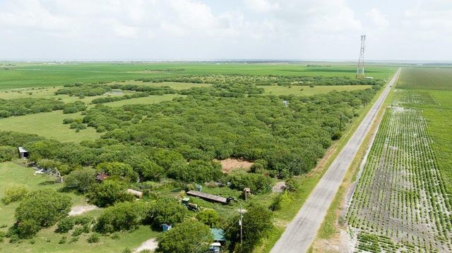 000 Gin Road, Bayside, TX 78340