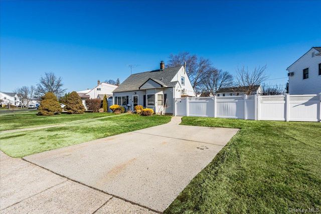 57 Pond Lane, Levittown, NY 11756