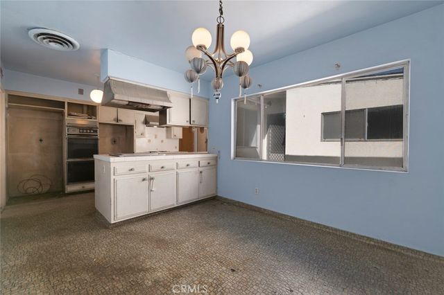 12932 Addison Street, Sherman Oaks, CA 91423