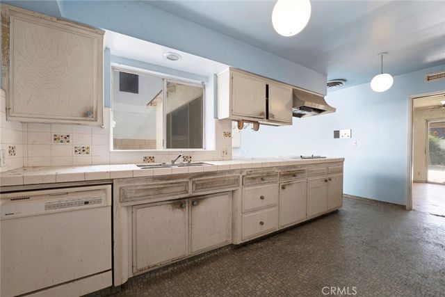 12932 Addison Street, Sherman Oaks, CA 91423