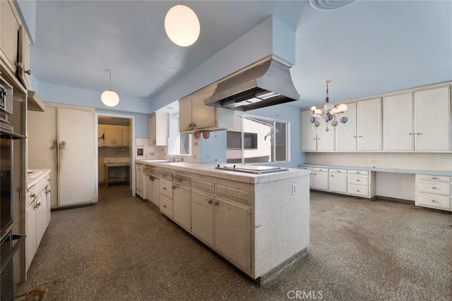 12932 Addison Street, Sherman Oaks, CA 91423