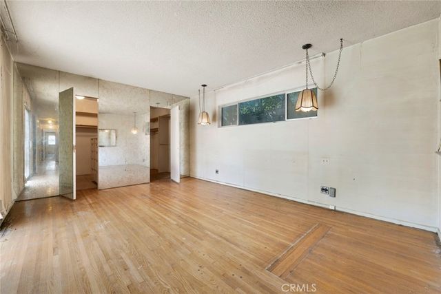 12932 Addison Street, Sherman Oaks, CA 91423