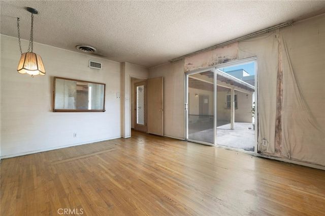 12932 Addison Street, Sherman Oaks, CA 91423
