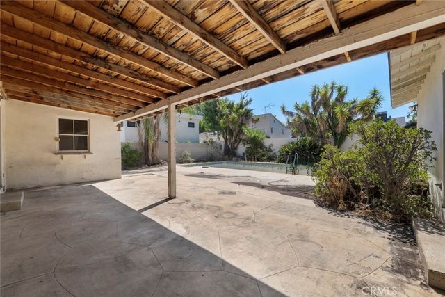 12932 Addison Street, Sherman Oaks, CA 91423