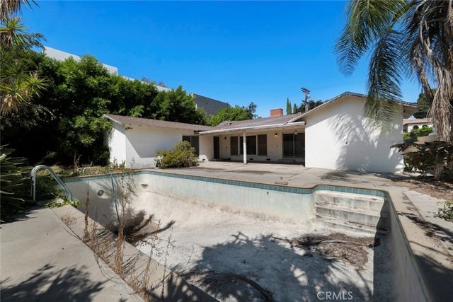 12932 Addison Street, Sherman Oaks, CA 91423