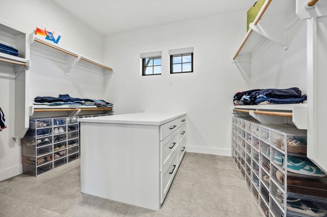 5001 Creek Meadow CV, Spicewood, TX 78669