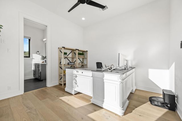 5001 Creek Meadow CV, Spicewood, TX 78669