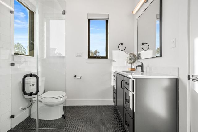 5001 Creek Meadow CV, Spicewood, TX 78669