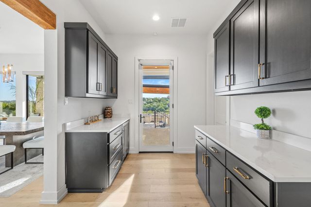 5001 Creek Meadow CV, Spicewood, TX 78669