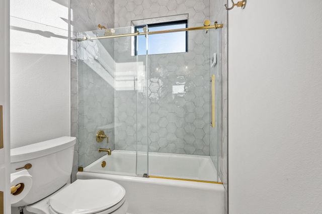 5001 Creek Meadow CV, Spicewood, TX 78669