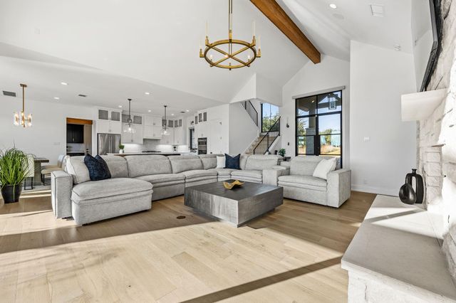 5001 Creek Meadow CV, Spicewood, TX 78669