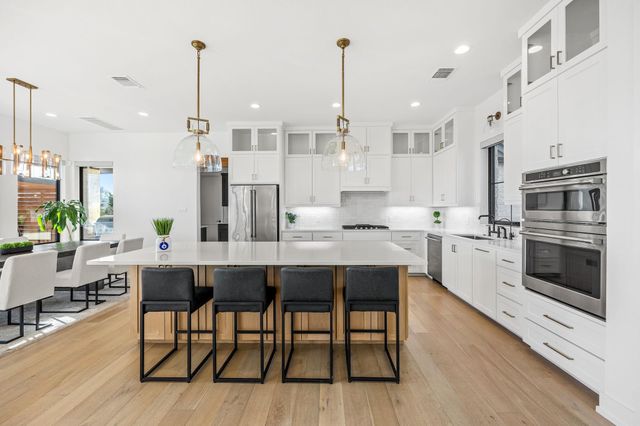 5001 Creek Meadow CV, Spicewood, TX 78669