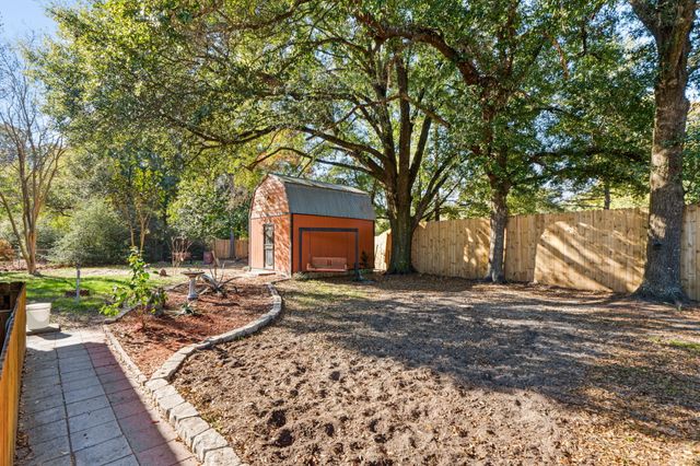 212 Aza Place, Crestview, FL 32539