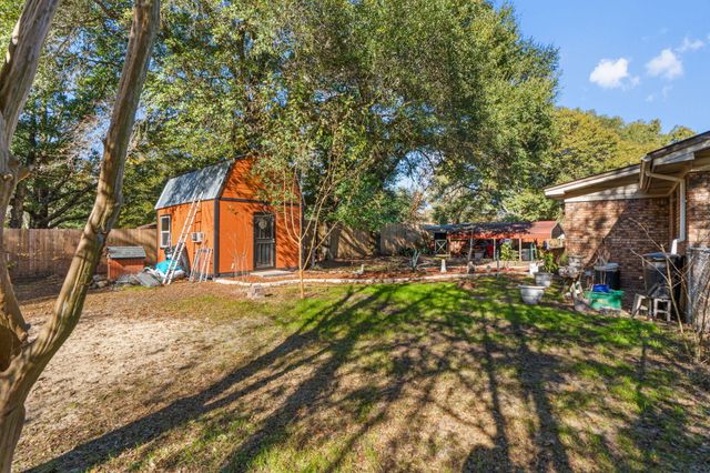 212 Aza Place, Crestview, FL 32539