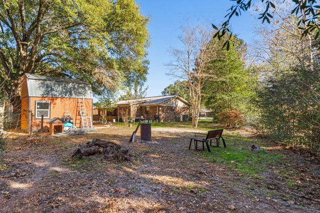 212 Aza Place, Crestview, FL 32539