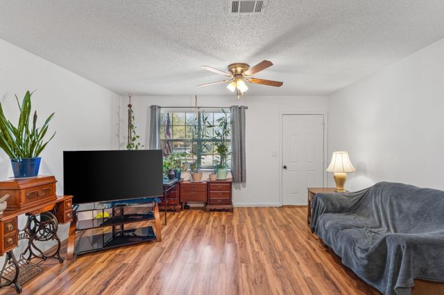 212 Aza Place, Crestview, FL 32539