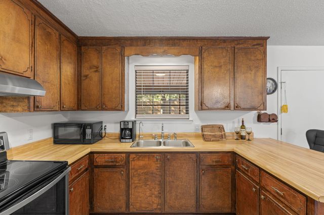 212 Aza Place, Crestview, FL 32539