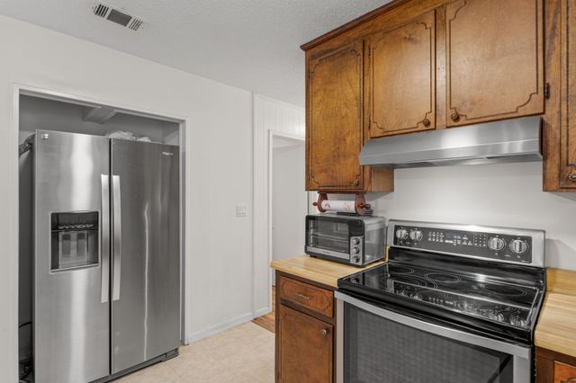 212 Aza Place, Crestview, FL 32539