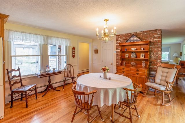 6 Cracstone Rd, Plymouth, MA 02360