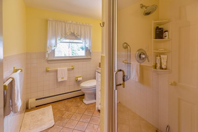 6 Cracstone Rd, Plymouth, MA 02360