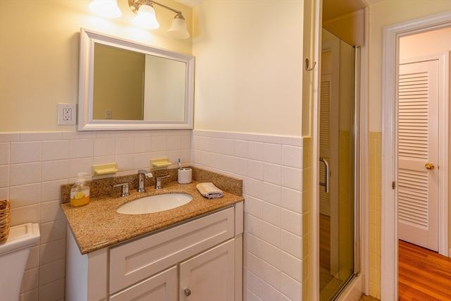 6 Cracstone Rd, Plymouth, MA 02360