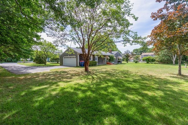 6 Cracstone Rd, Plymouth, MA 02360