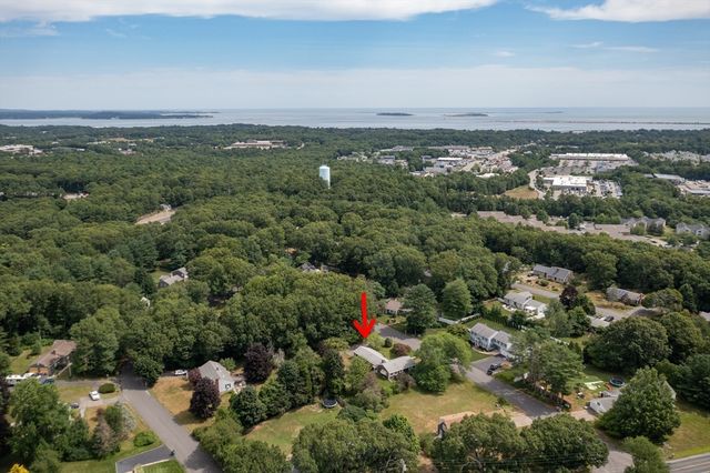 6 Cracstone Rd, Plymouth, MA 02360