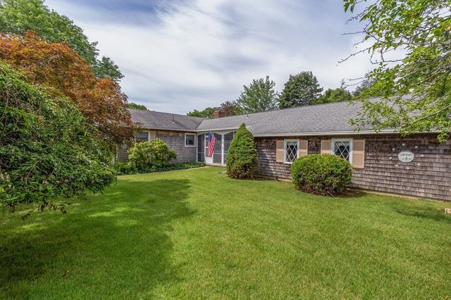 6 Cracstone Rd, Plymouth, MA 02360