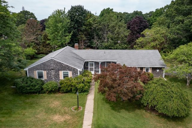 6 Cracstone Rd, Plymouth, MA 02360