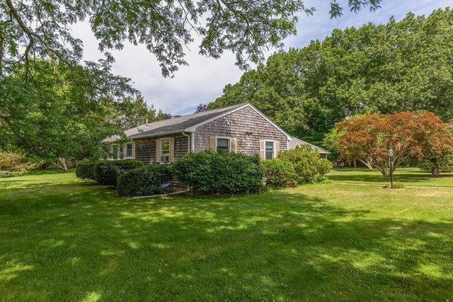 6 Cracstone Rd, Plymouth, MA 02360