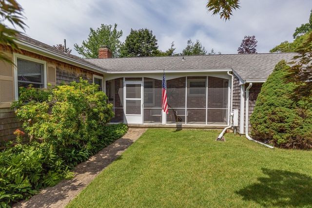 6 Cracstone Rd, Plymouth, MA 02360