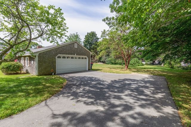 6 Cracstone Rd, Plymouth, MA 02360