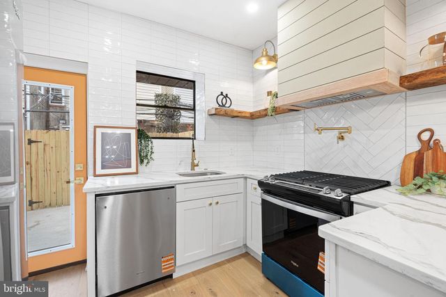 1834 S ROSEWOOD ST, Philadelphia, PA 19145