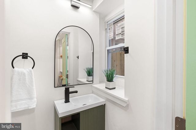 1834 S ROSEWOOD ST, Philadelphia, PA 19145