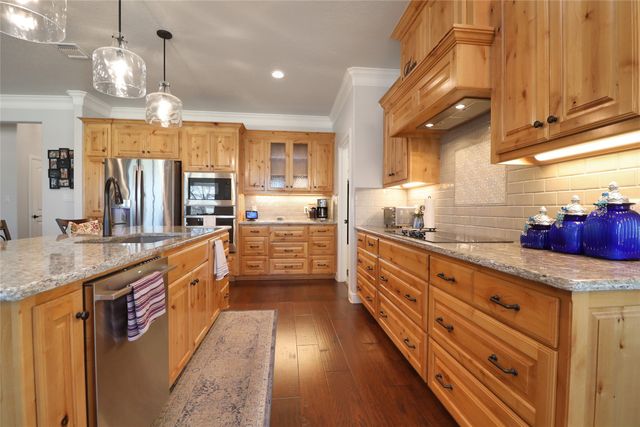 8701 Oakland Court, Granbury, TX 76049