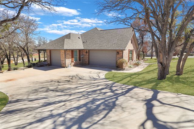 8701 Oakland Court, Granbury, TX 76049