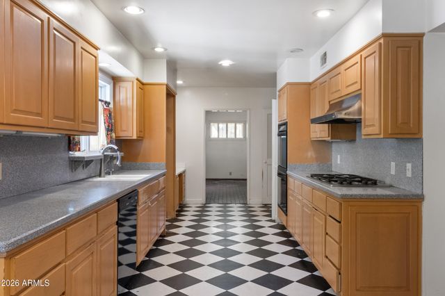 4140 E SAN MIGUEL Avenue, Phoenix, AZ 85018