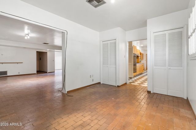 4140 E SAN MIGUEL Avenue, Phoenix, AZ 85018