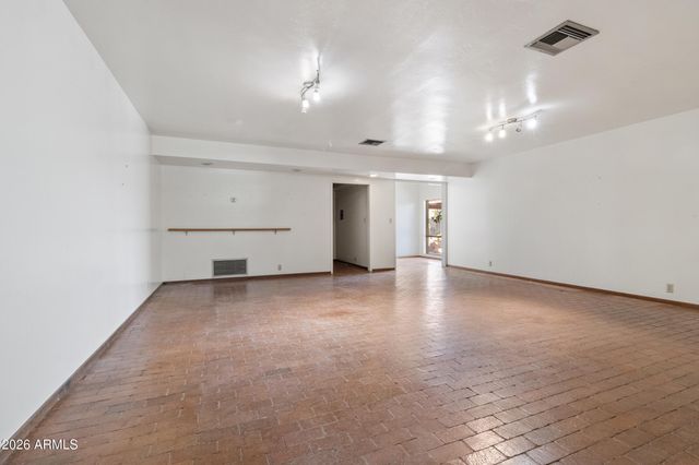 4140 E SAN MIGUEL Avenue, Phoenix, AZ 85018