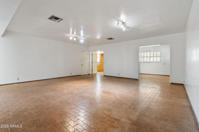 4140 E SAN MIGUEL Avenue, Phoenix, AZ 85018