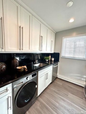 11 South Saxon Avenue 7F, Bay Shore, NY 11706